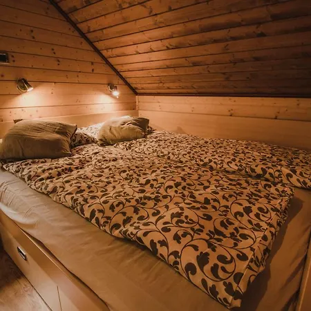 Holiday home Lazec Country House Pluznje