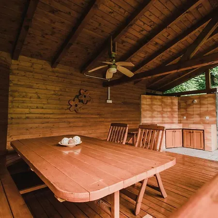 Lazec Country House Pluznje